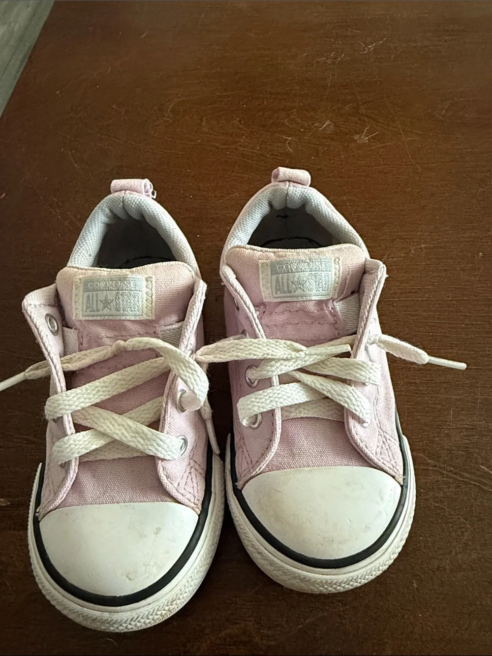 Converse Kids Low-Top Sneakers in Light Pink and White